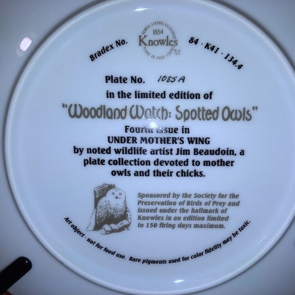 3 Bradford Exchange Owl Plates with Wood Frames and Easels - Picture 7 of 12